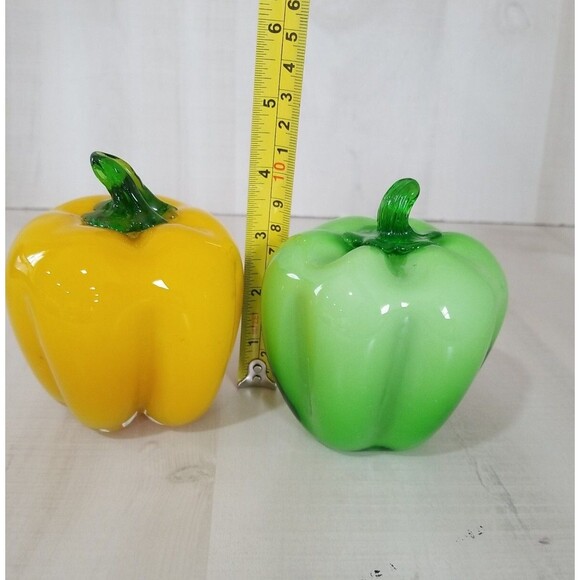 Art Glass Murano Style Red and Green Bell Peppers Vegetable Applied Stem Pair - Picture 4 of 6